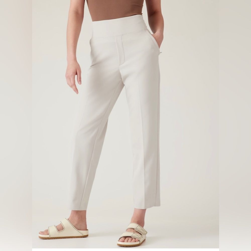 NWT Athleta Endless Pant. Abalone Grey. Size 4